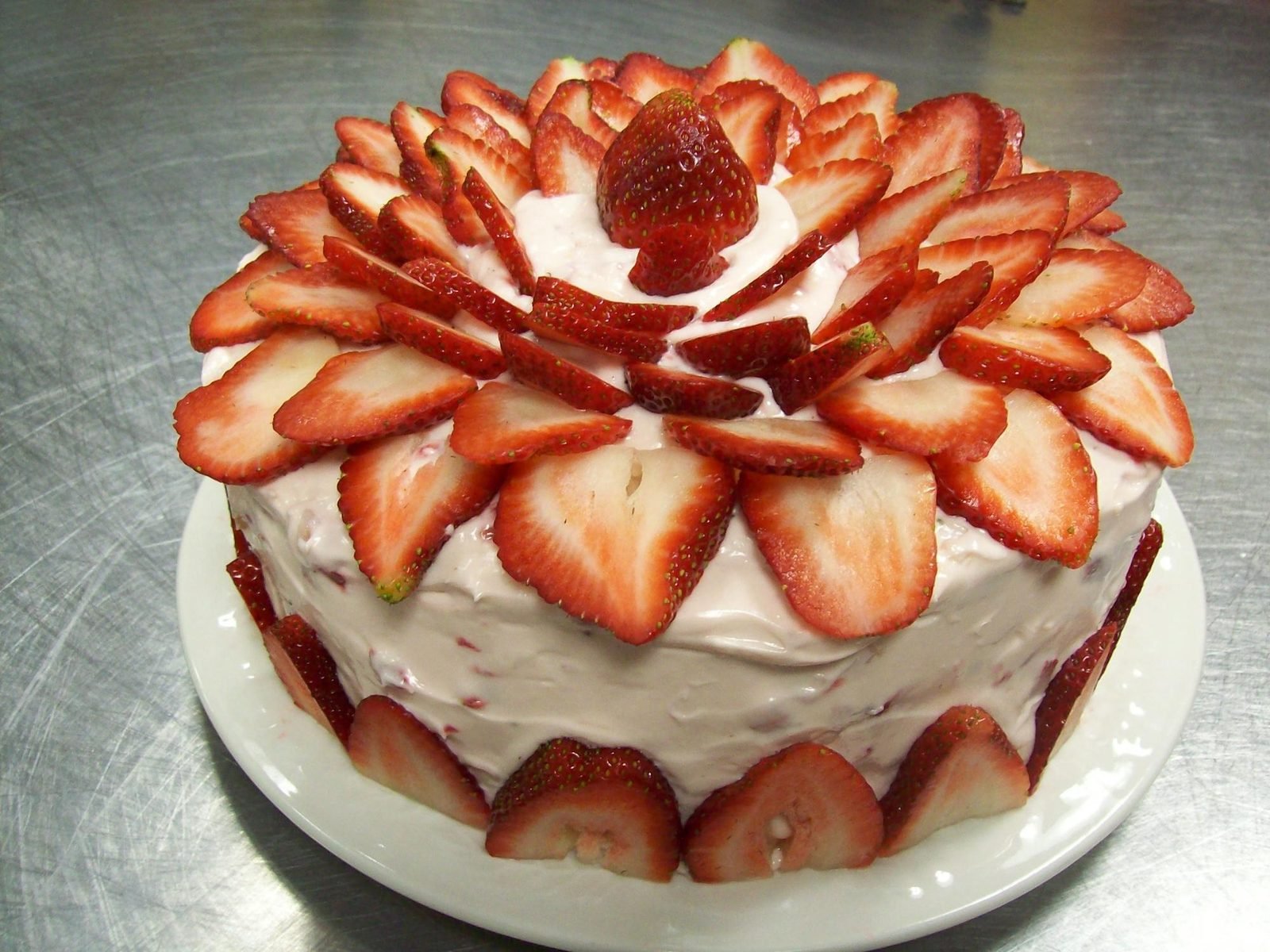Fresh strawberry cake